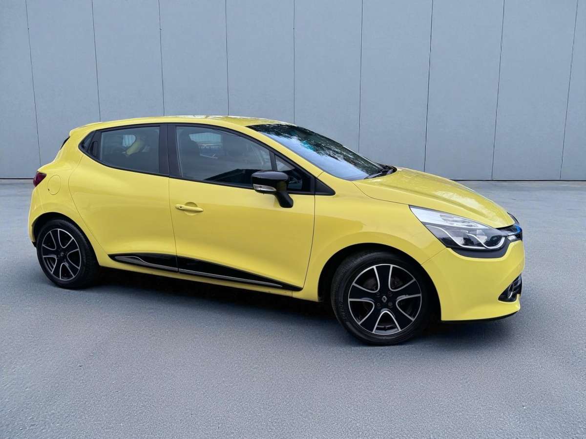 Check out this Renault Clio 2013 Petrol Manual