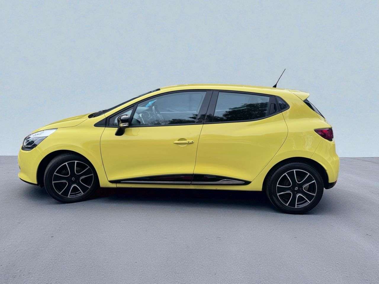 2013 RENAULT CLIO 2013 RENAULT CLIO