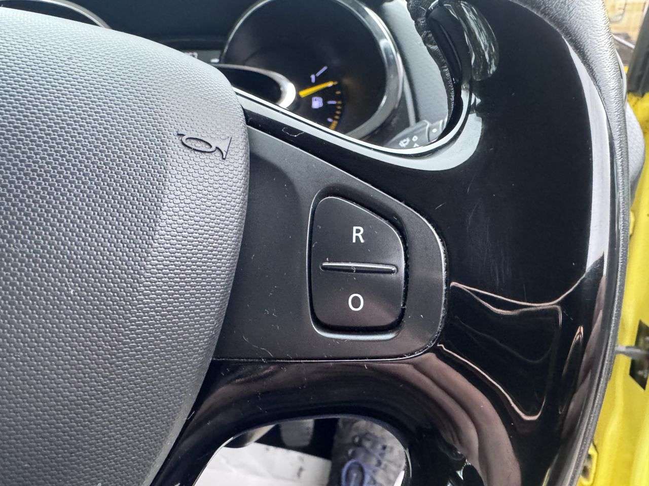 2013 RENAULT CLIO 2013 RENAULT CLIO