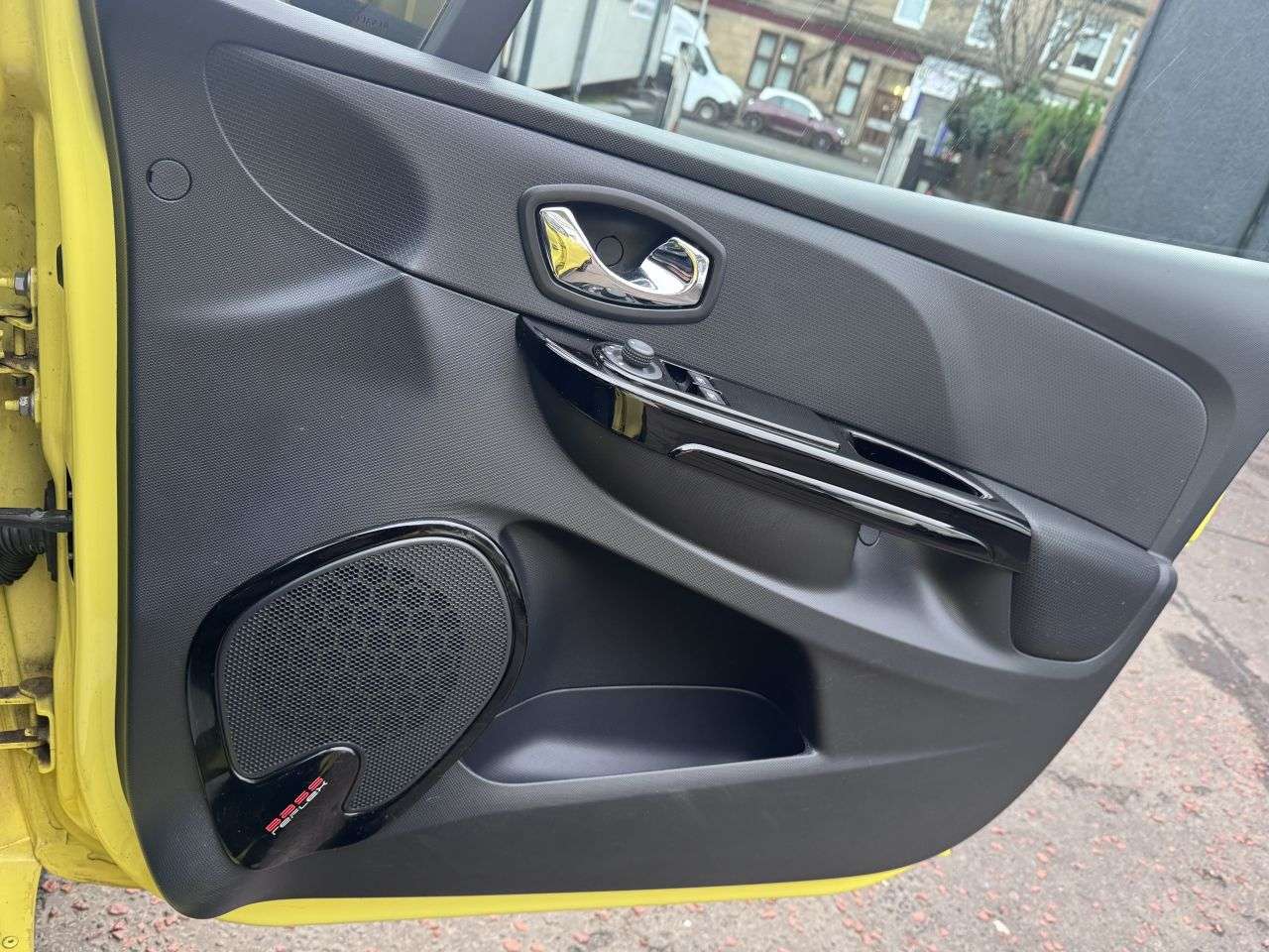 2013 RENAULT CLIO 2013 RENAULT CLIO