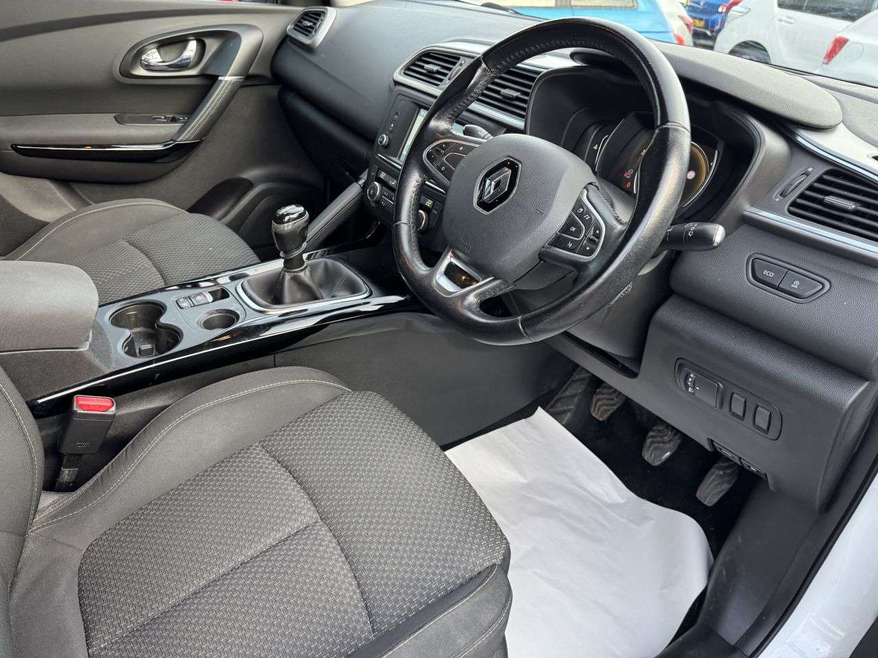 2017 RENAULT KADJAR 2017 RENAULT KADJAR