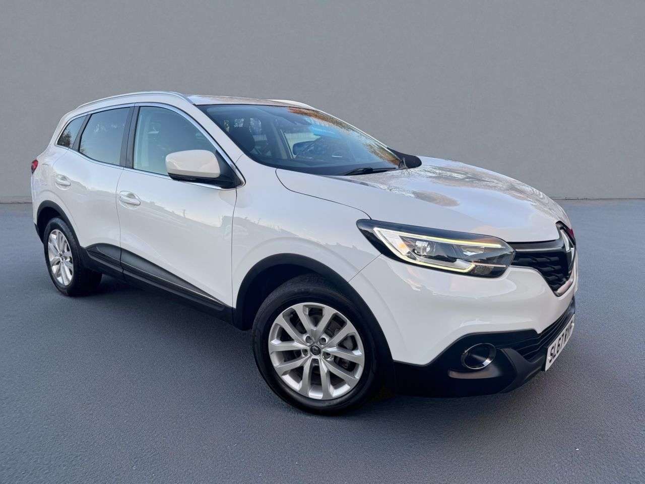 A 2017 RENAULT KADJAR 1.5 dCi Dynamique Nav SUV 5dr Diesel Manual Euro 6 (s/s) (110 ps) A 2017 RENAULT KADJAR 1.5 dCi Dynamique Nav SUV 5dr Diesel Manual Euro 6 (s/s) (110 ps)