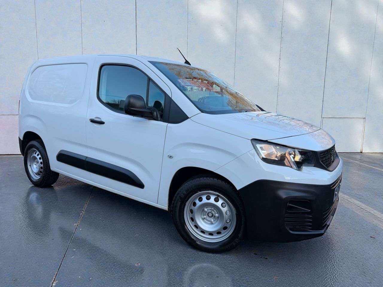 A 2020 PEUGEOT PARTNER 1.5 BlueHDi 1000 Grip Standard Panel Van 5dr Diesel Manual SWB Euro 6 (s/s) A 2020 PEUGEOT PARTNER 1.5 BlueHDi 1000 Grip Standard Panel Van 5dr Diesel Manual SWB Euro 6 (s/s)