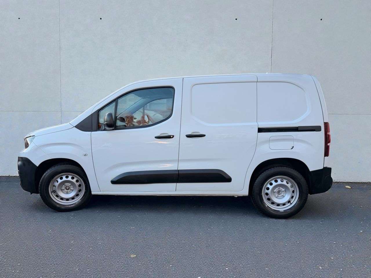 A 2020 PEUGEOT PARTNER 1.5 BlueHDi 1000 Grip Standard Panel Van 5dr Diesel Manual SWB Euro 6 (s/s) A 2020 PEUGEOT PARTNER 1.5 BlueHDi 1000 Grip Standard Panel Van 5dr Diesel Manual SWB Euro 6 (s/s)