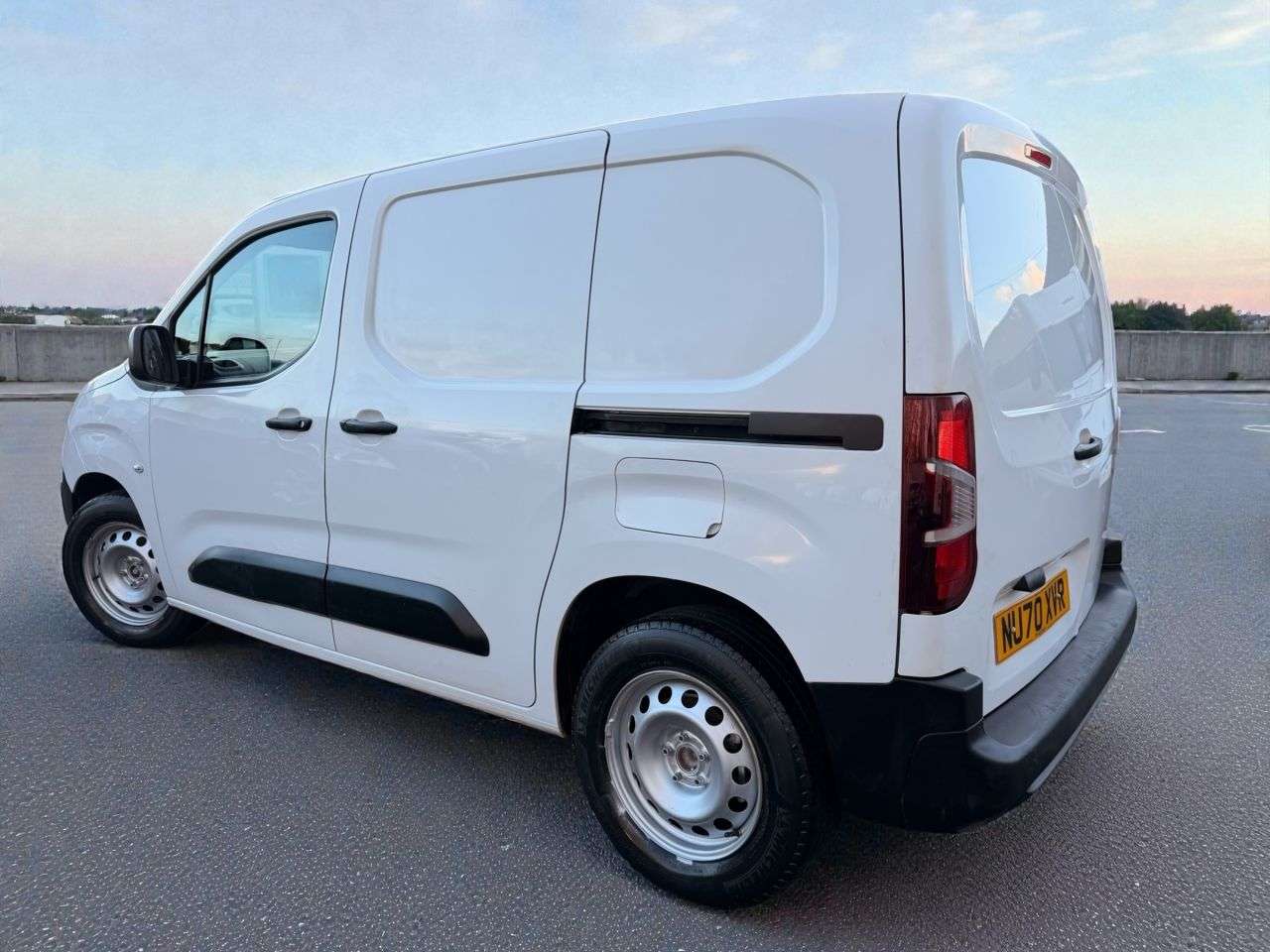 A 2020 PEUGEOT PARTNER 1.5 BlueHDi 1000 Grip Standard Panel Van 5dr Diesel Manual SWB Euro 6 (s/s) A 2020 PEUGEOT PARTNER 1.5 BlueHDi 1000 Grip Standard Panel Van 5dr Diesel Manual SWB Euro 6 (s/s)
