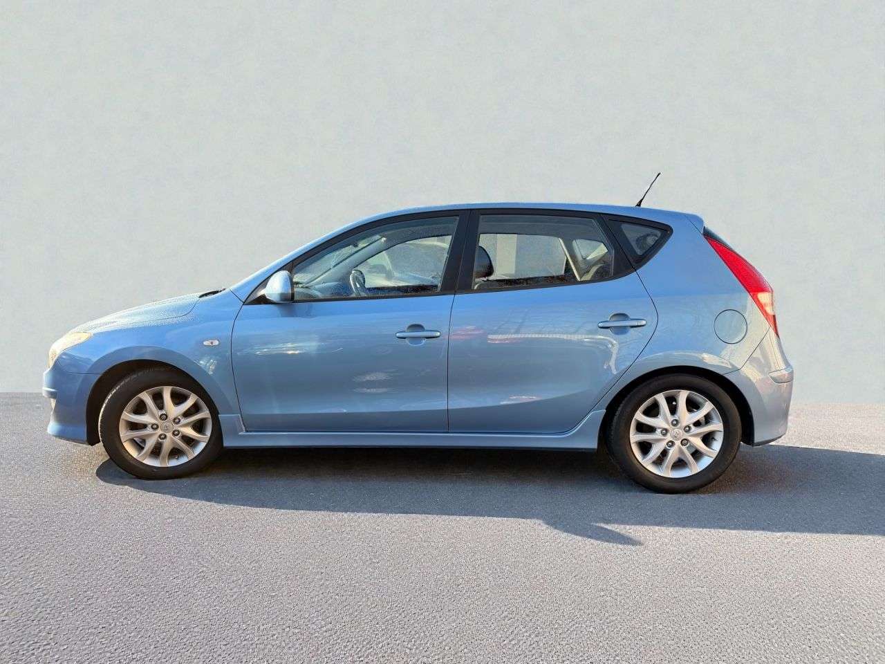 A 2011 HYUNDAI I30 1.6 Comfort Hatchback 5dr Petrol Auto Euro 5 (124 bhp) !!!!! LOW MILES !!!! A 2011 HYUNDAI I30 1.6 Comfort Hatchback 5dr Petrol Auto Euro 5 (124 bhp) !!!!! LOW MILES !!!!