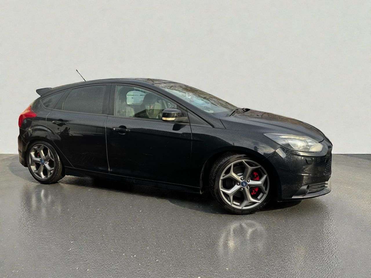 A 2013 FORD FOCUS 2.0T EcoBoost ST-3 Hatchback 5dr Petrol Manual Euro 5 (s/s) (250 ps) *** ON A 2013 FORD FOCUS 2.0T EcoBoost ST-3 Hatchback 5dr Petrol Manual Euro 5 (s/s) (250 ps) *** ON