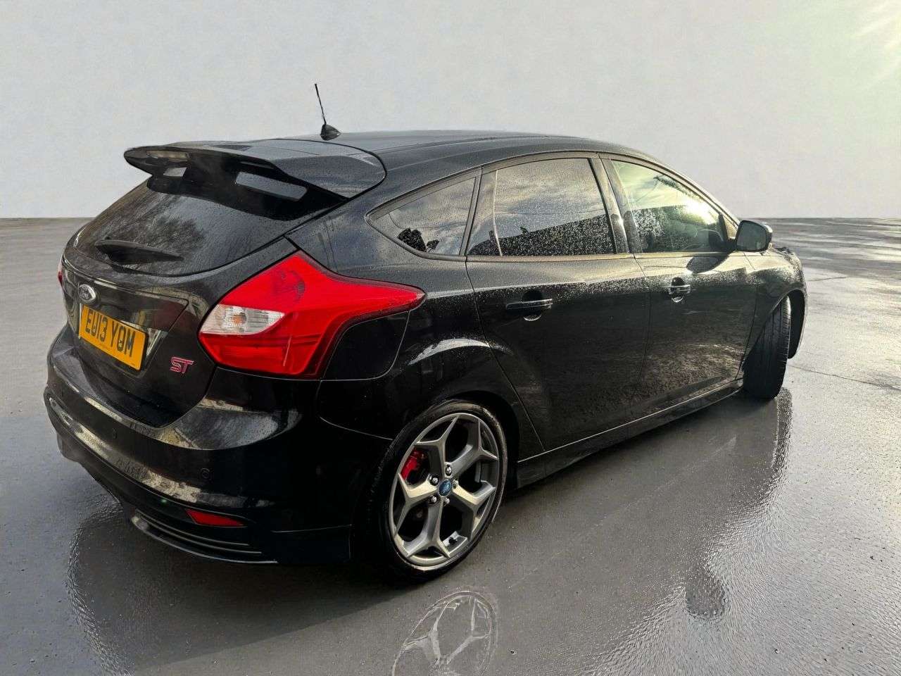 A 2013 FORD FOCUS 2.0T EcoBoost ST-3 Hatchback 5dr Petrol Manual Euro 5 (s/s) (250 ps) *** ON A 2013 FORD FOCUS 2.0T EcoBoost ST-3 Hatchback 5dr Petrol Manual Euro 5 (s/s) (250 ps) *** ON