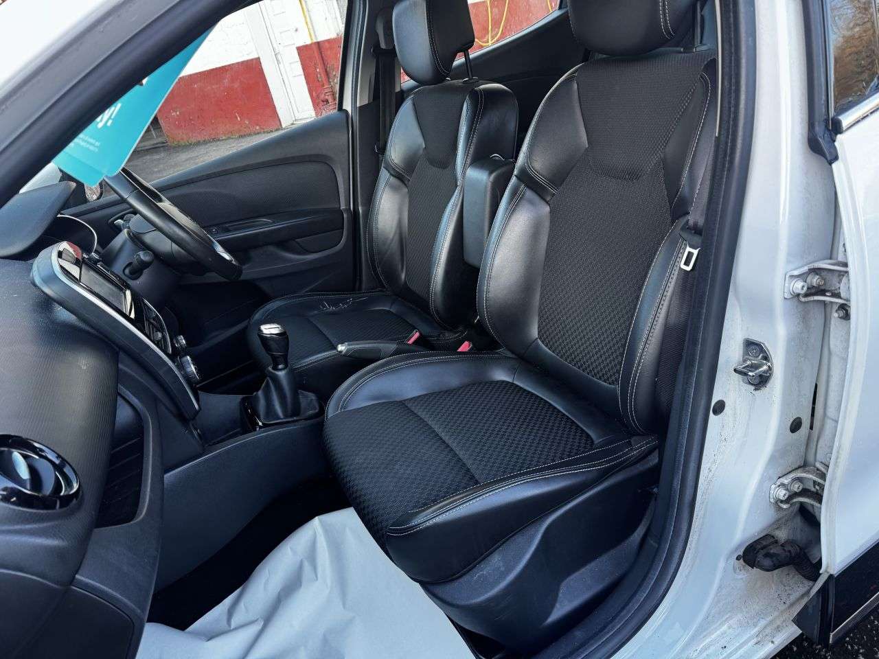 2016 RENAULT CLIO 2016 RENAULT CLIO