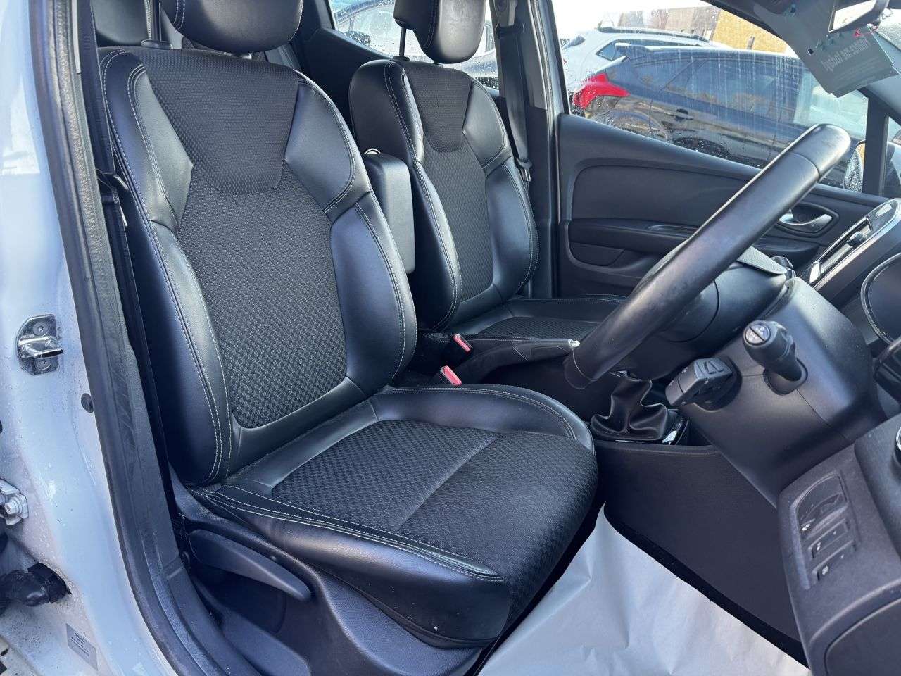 2016 RENAULT CLIO 2016 RENAULT CLIO