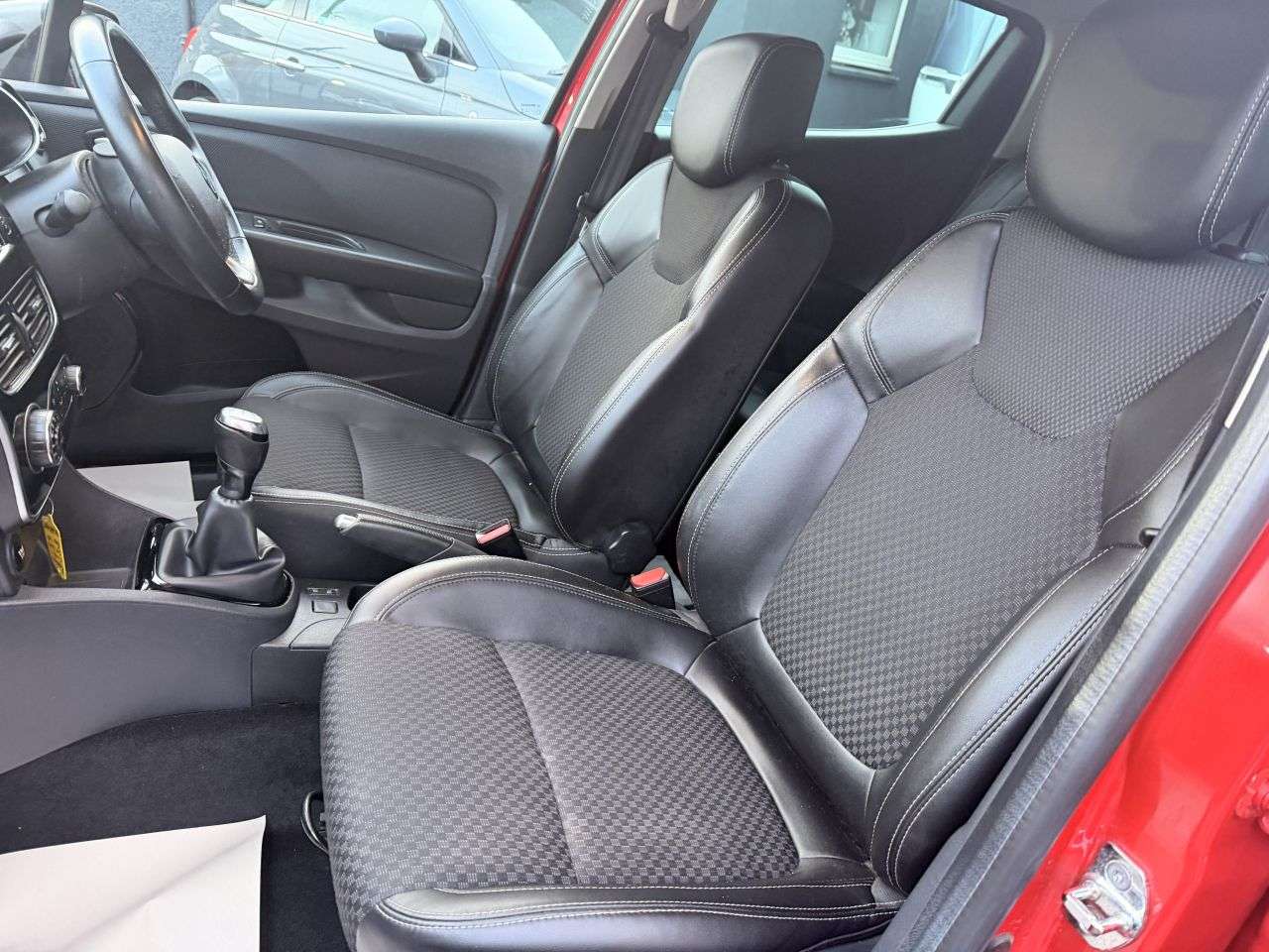 2019 RENAULT CLIO 2019 RENAULT CLIO