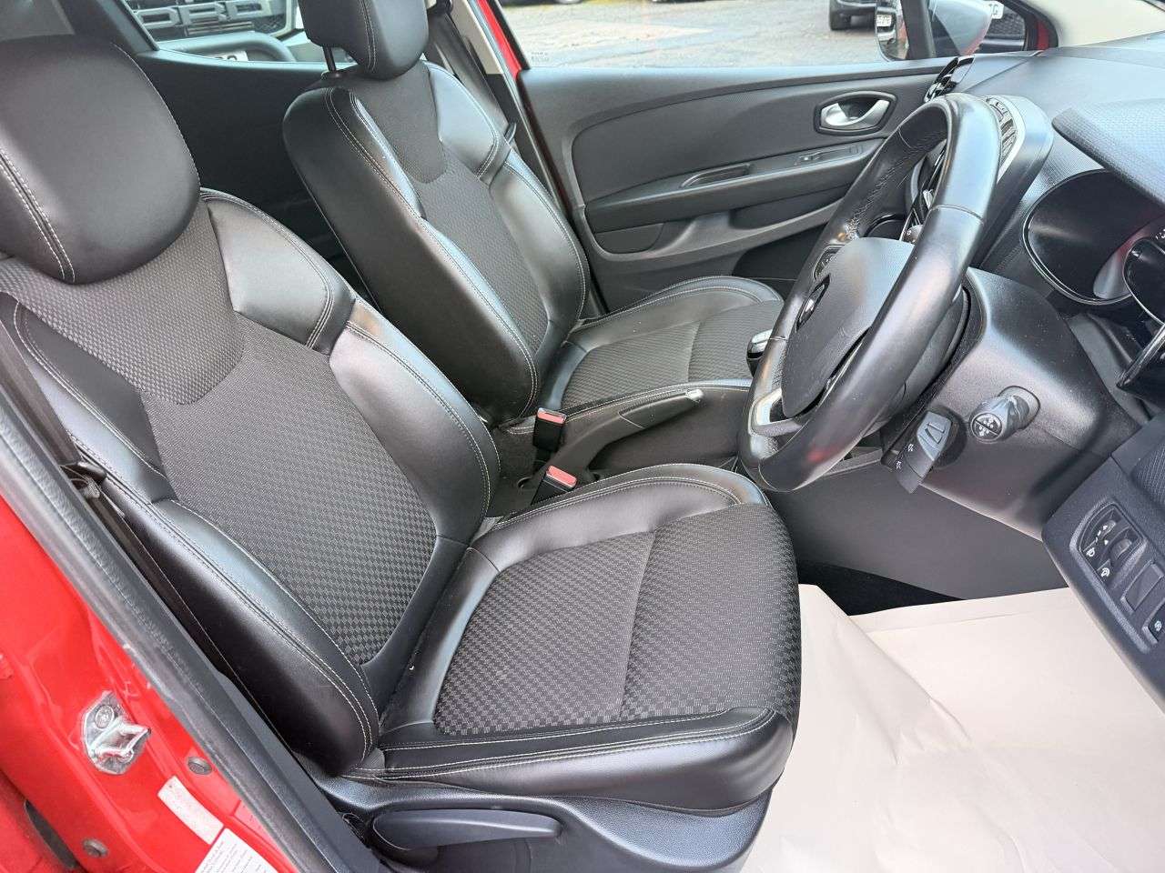 2019 RENAULT CLIO 2019 RENAULT CLIO