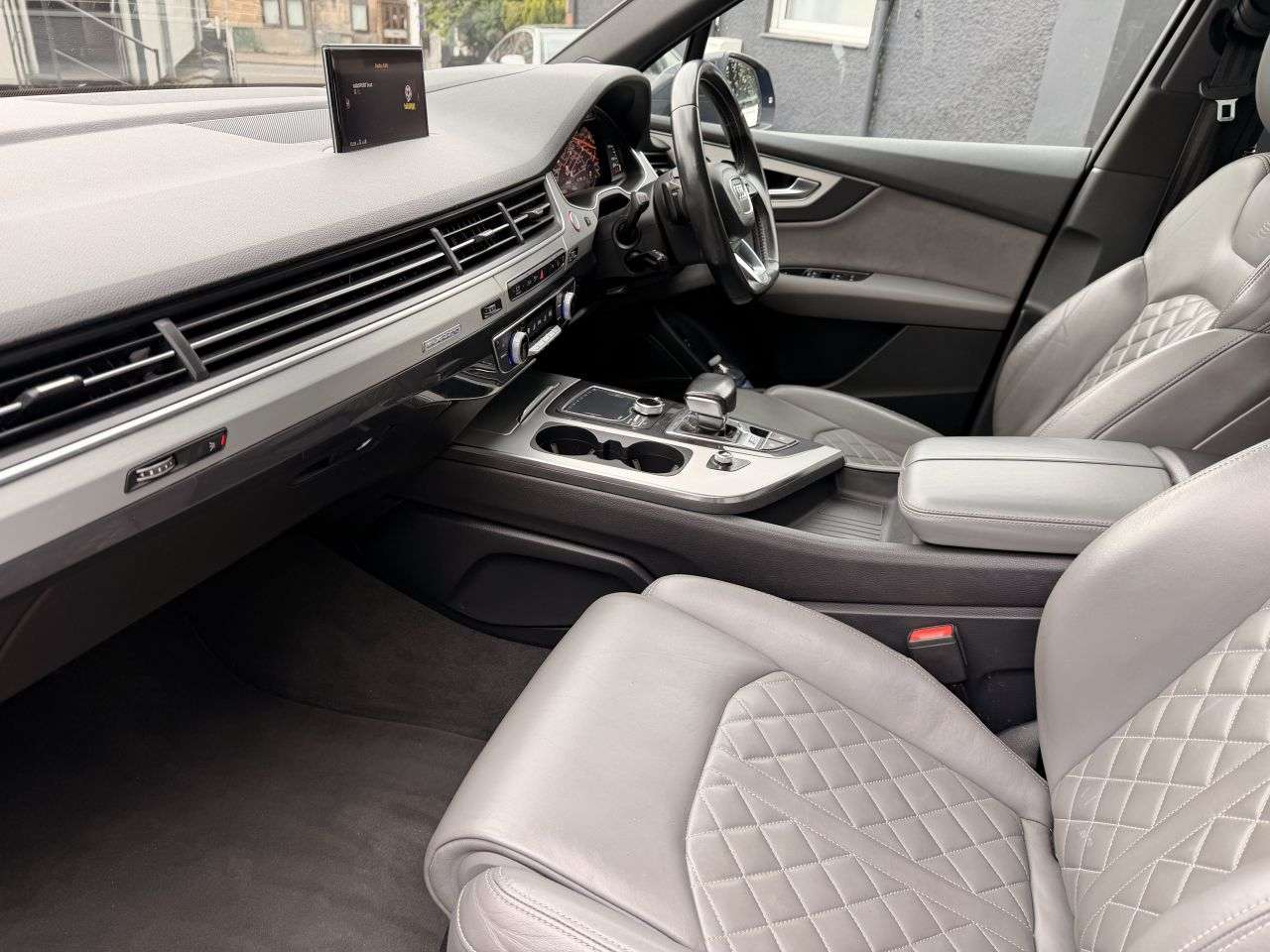 2017 AUDI SQ7 2017 AUDI SQ7