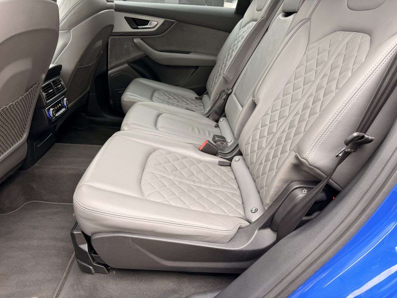 2017 AUDI SQ7 2017 AUDI SQ7
