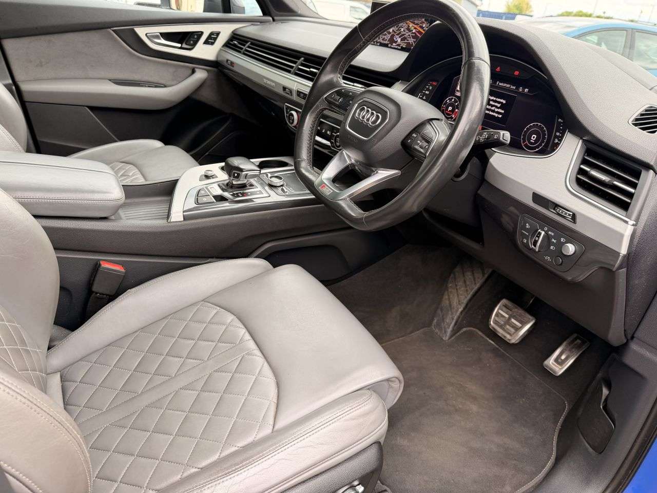 2017 AUDI SQ7 2017 AUDI SQ7