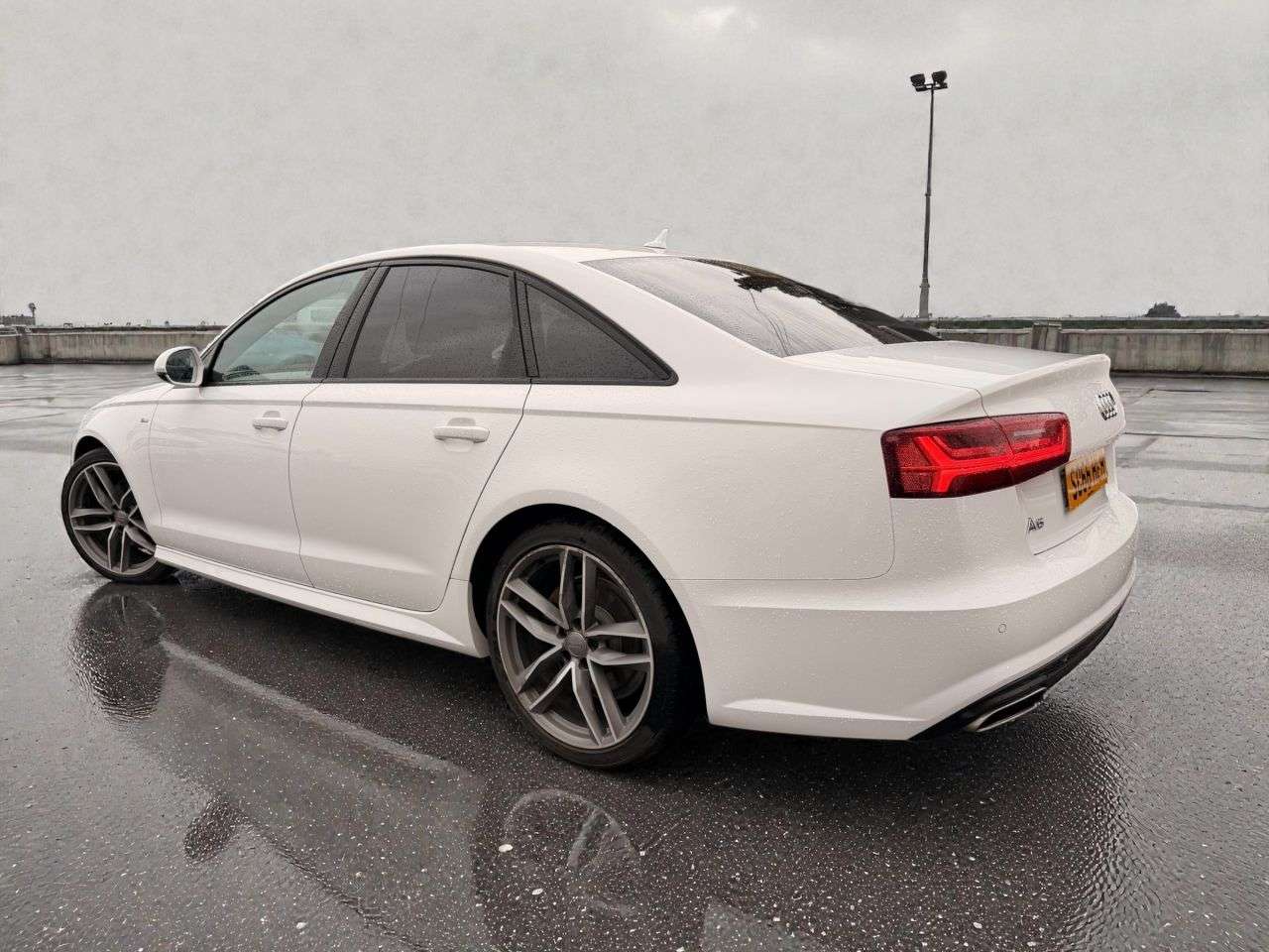 A 2016 AUDI A6 SALOON 2.0 TDI ultra Black Edition Saloon 4dr Diesel Manual Euro 6 (s/s) (190 ps) A 2016 AUDI A6 SALOON 2.0 TDI ultra Black Edition Saloon 4dr Diesel Manual Euro 6 (s/s) (190 ps)