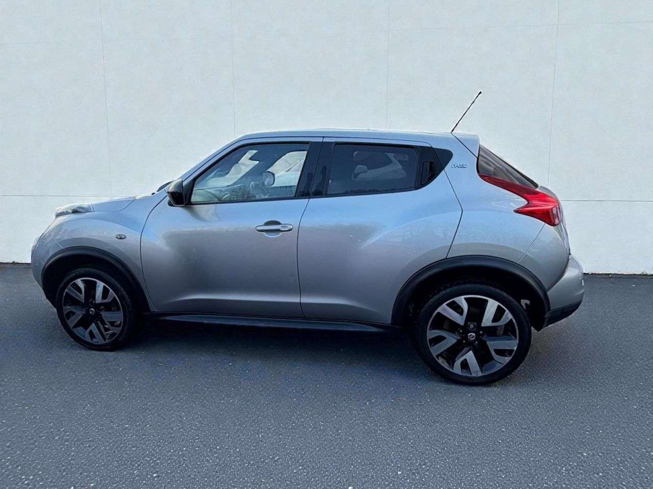 A 2013 NISSAN JUKE 1.6 n-tec SUV 5dr Petrol Manual Euro 5 (17in Alloy) (117 ps) A 2013 NISSAN JUKE 1.6 n-tec SUV 5dr Petrol Manual Euro 5 (17in Alloy) (117 ps)