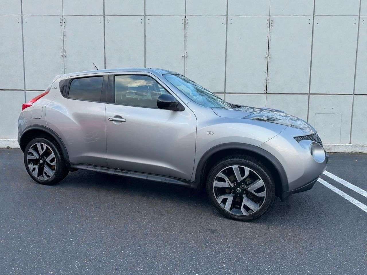 A 2013 NISSAN JUKE 1.6 n-tec SUV 5dr Petrol Manual Euro 5 (17in Alloy) (117 ps) A 2013 NISSAN JUKE 1.6 n-tec SUV 5dr Petrol Manual Euro 5 (17in Alloy) (117 ps)