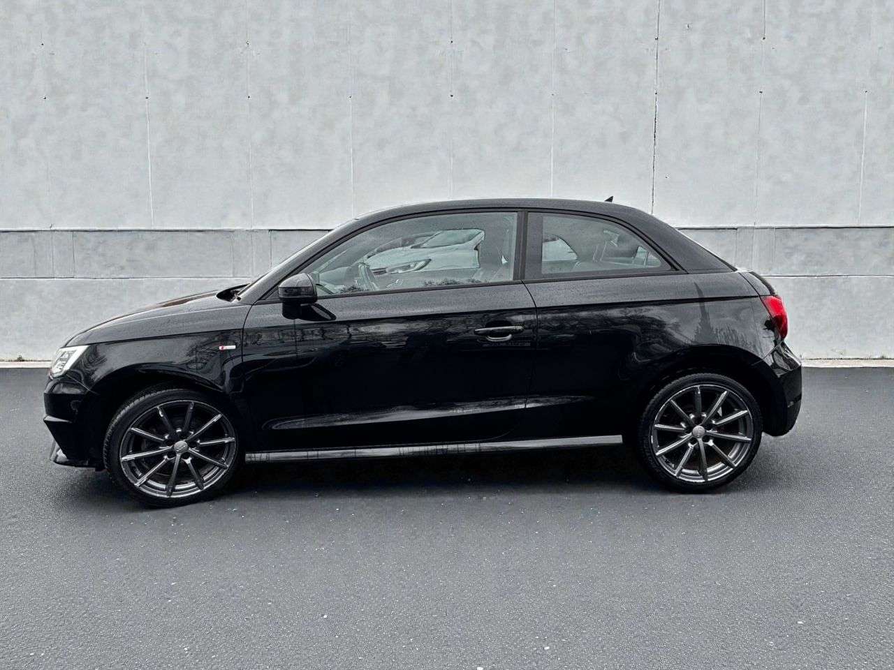 A 2015 AUDI A1 1.6 TDI S line Hatchback 3dr Diesel Manual Euro 6 (s/s) (116 ps) A 2015 AUDI A1 1.6 TDI S line Hatchback 3dr Diesel Manual Euro 6 (s/s) (116 ps)