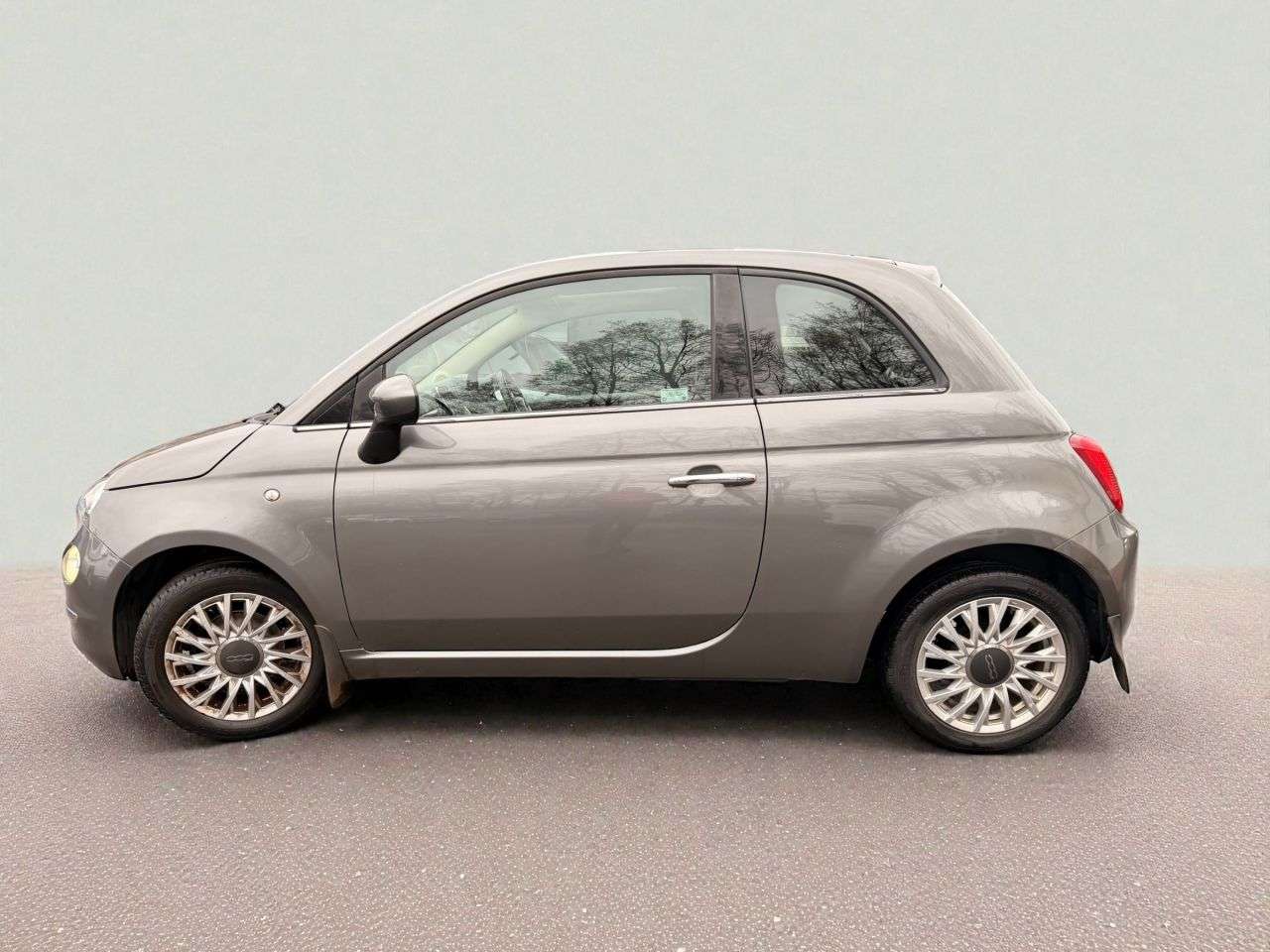 A 2016 FIAT 500 1.2 Lounge Hatchback 3dr Petrol Manual Euro 6 (s/s) (69 bhp) ***SERVICE HIS A 2016 FIAT 500 1.2 Lounge Hatchback 3dr Petrol Manual Euro 6 (s/s) (69 bhp) ***SERVICE HIS