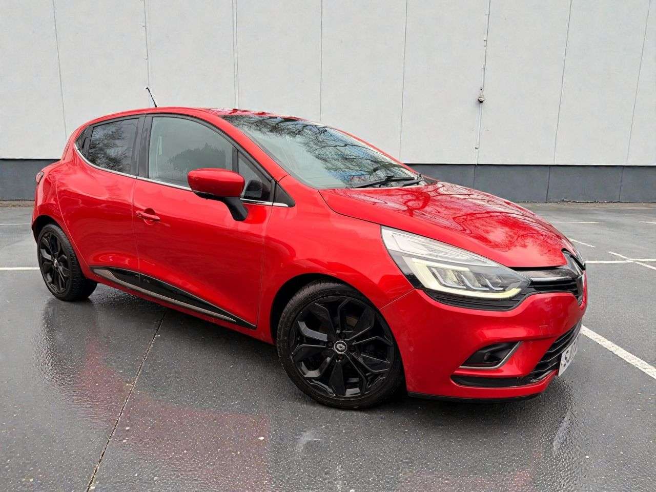 A 2017 RENAULT CLIO 1.5 dCi Dynamique S Nav Hatchback 5dr Diesel Manual Euro 6 (s/s) (90 ps) A 2017 RENAULT CLIO 1.5 dCi Dynamique S Nav Hatchback 5dr Diesel Manual Euro 6 (s/s) (90 ps)