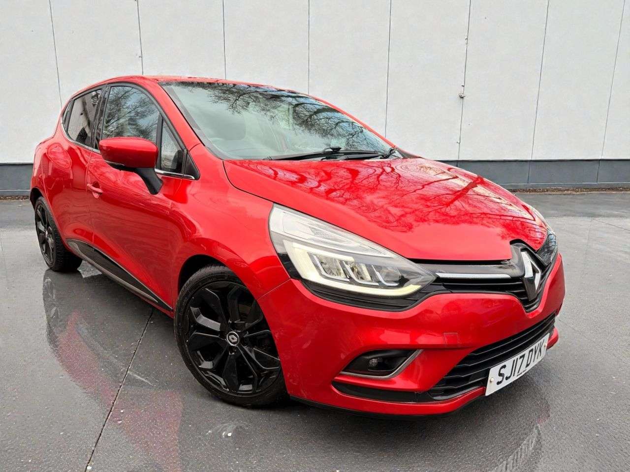A 2017 RENAULT CLIO 1.5 dCi Dynamique S Nav Hatchback 5dr Diesel Manual Euro 6 (s/s) (90 ps) A 2017 RENAULT CLIO 1.5 dCi Dynamique S Nav Hatchback 5dr Diesel Manual Euro 6 (s/s) (90 ps)