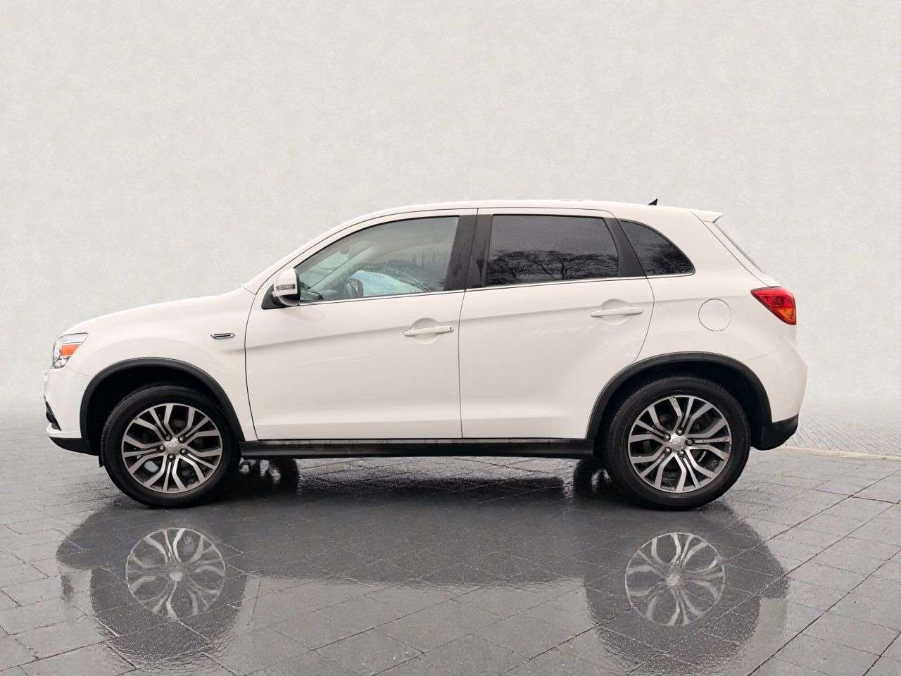 A 2017 MITSUBISHI ASX 1.6 3 SUV 5dr Petrol Manual Euro 6 (117 ps) A 2017 MITSUBISHI ASX 1.6 3 SUV 5dr Petrol Manual Euro 6 (117 ps)