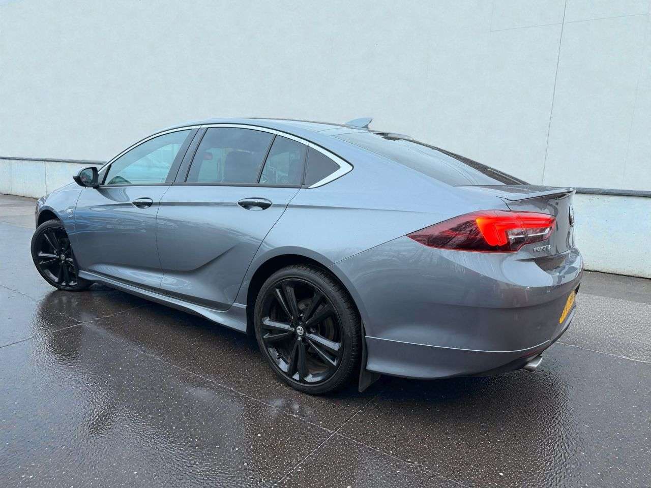 A 2017 VAUXHALL INSIGNIA 2.0 Turbo D BlueInjection SRi VX Line Nav Grand Sport 5dr Diesel Manual Eur A 2017 VAUXHALL INSIGNIA 2.0 Turbo D BlueInjection SRi VX Line Nav Grand Sport 5dr Diesel Manual Eur