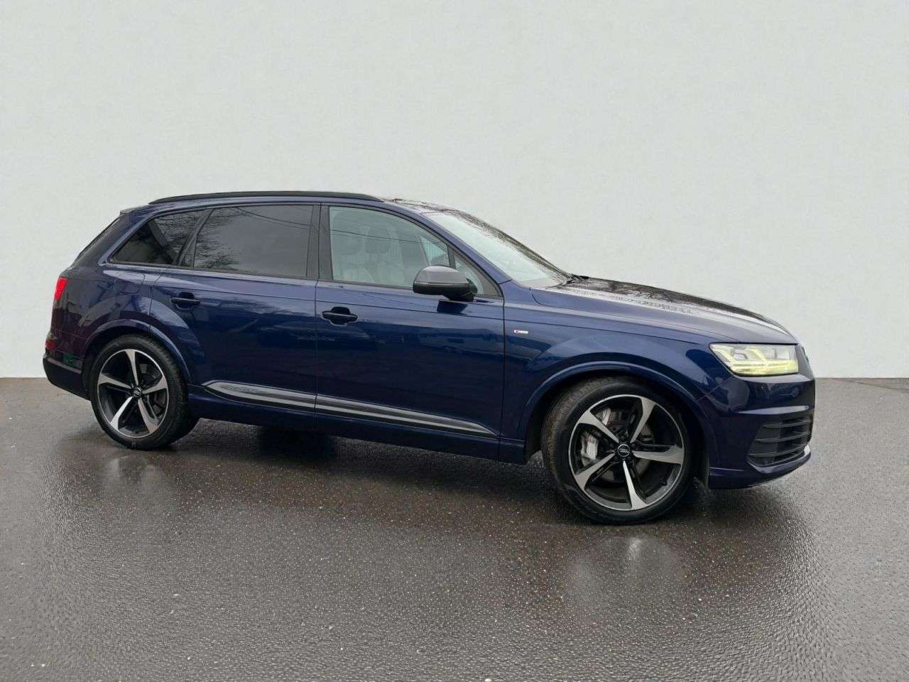A 2019 AUDI Q7 3.0 TDI V6 50 Black Edition SUV 5dr Diesel Tiptronic quattro Euro 6 (s/s) ( A 2019 AUDI Q7 3.0 TDI V6 50 Black Edition SUV 5dr Diesel Tiptronic quattro Euro 6 (s/s) (