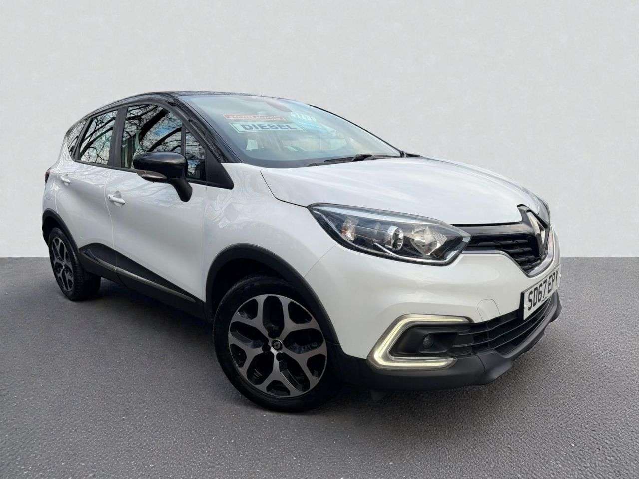 A 2017 RENAULT CAPTUR 1.5 dCi ENERGY Dynamique Nav SUV 5dr Diesel Manual Euro 6 (s/s) (90 ps) *** A 2017 RENAULT CAPTUR 1.5 dCi ENERGY Dynamique Nav SUV 5dr Diesel Manual Euro 6 (s/s) (90 ps) ***