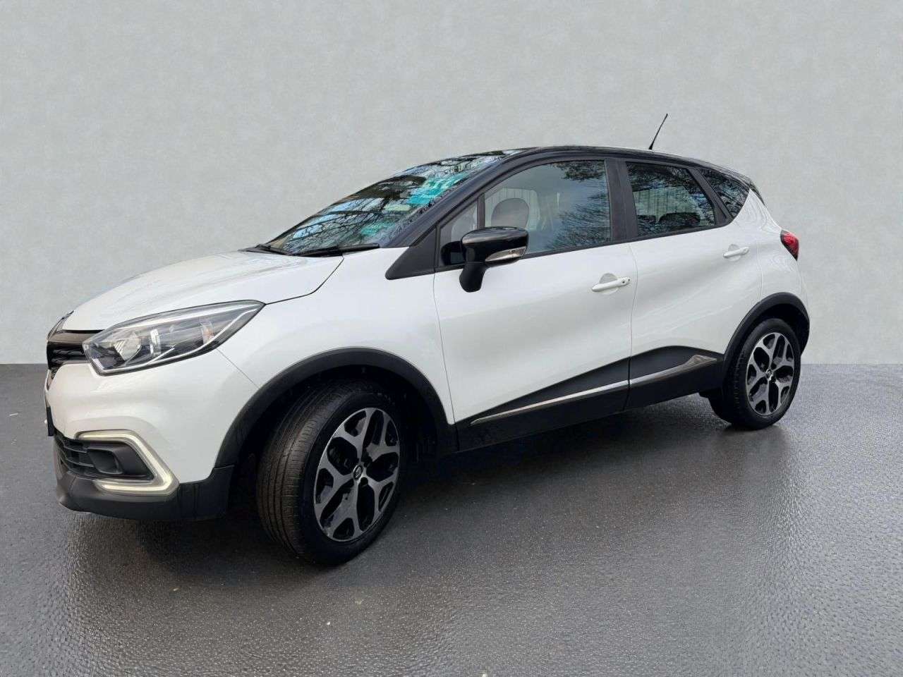 A 2017 RENAULT CAPTUR 1.5 dCi ENERGY Dynamique Nav SUV 5dr Diesel Manual Euro 6 (s/s) (90 ps) *** A 2017 RENAULT CAPTUR 1.5 dCi ENERGY Dynamique Nav SUV 5dr Diesel Manual Euro 6 (s/s) (90 ps) ***