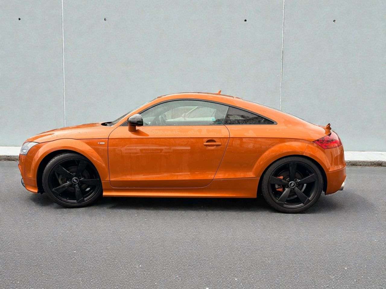 A 2014 AUDI TT 2.0 TFSI Black Edition Coupe 3dr Petrol Manual Euro 5 (s/s) (211 ps) ** ONL A 2014 AUDI TT 2.0 TFSI Black Edition Coupe 3dr Petrol Manual Euro 5 (s/s) (211 ps) ** ONL