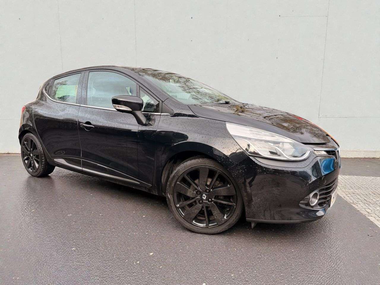 A 2016 RENAULT CLIO 1.5 dCi Dynamique S Nav Hatchback 5dr Diesel Manual Euro 6 (s/s) (90 ps) LO A 2016 RENAULT CLIO 1.5 dCi Dynamique S Nav Hatchback 5dr Diesel Manual Euro 6 (s/s) (90 ps) LO