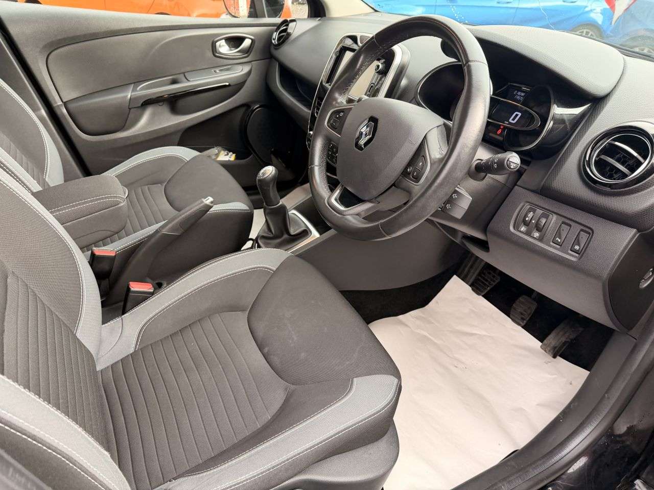 2016 RENAULT CLIO 2016 RENAULT CLIO