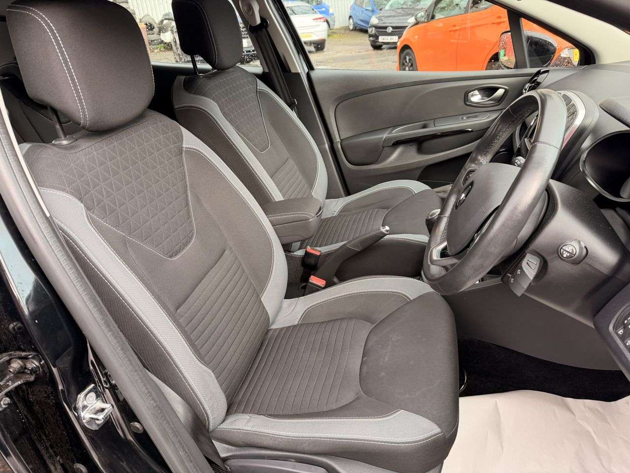 2016 RENAULT CLIO 2016 RENAULT CLIO