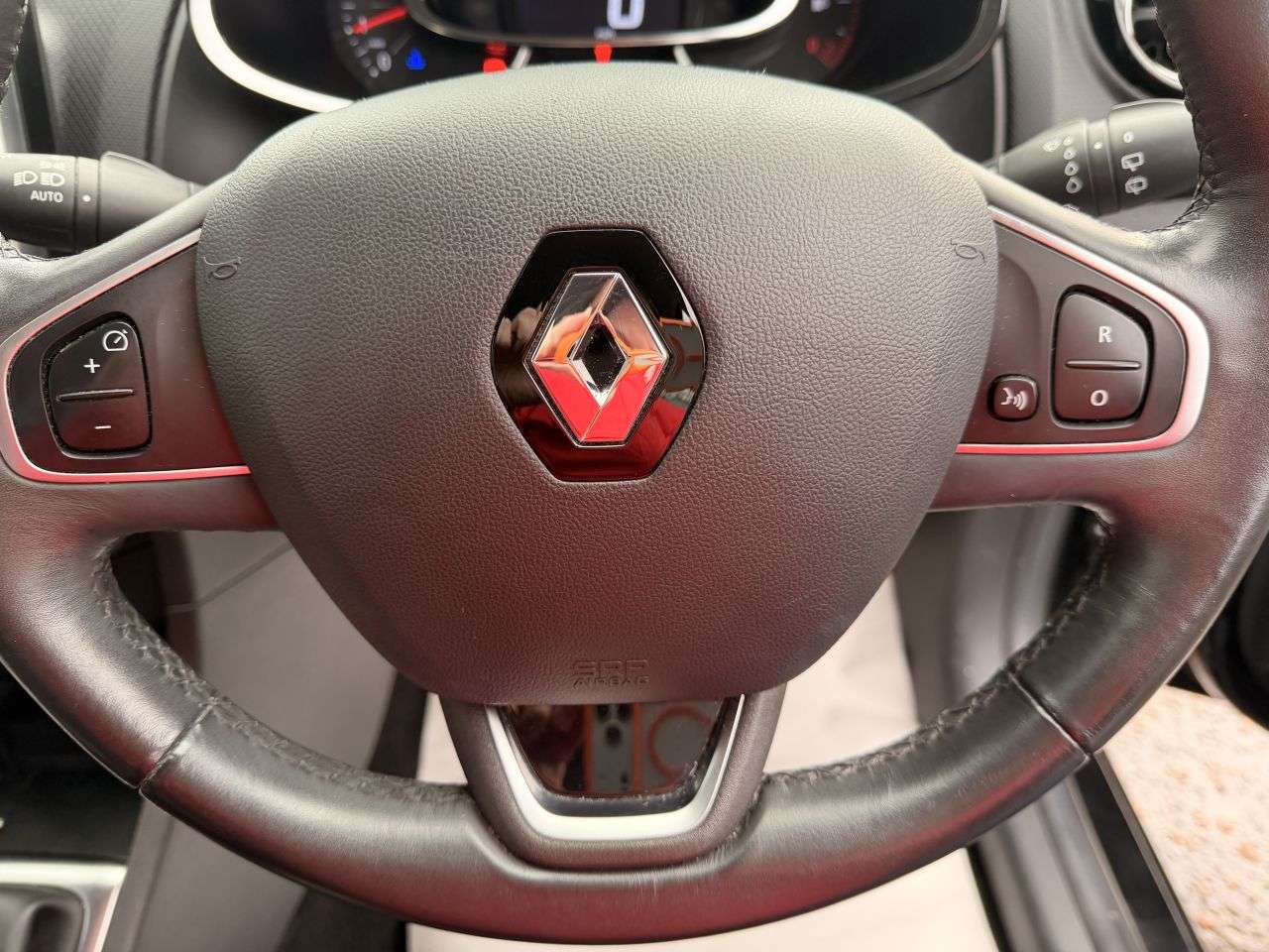 2016 RENAULT CLIO 2016 RENAULT CLIO