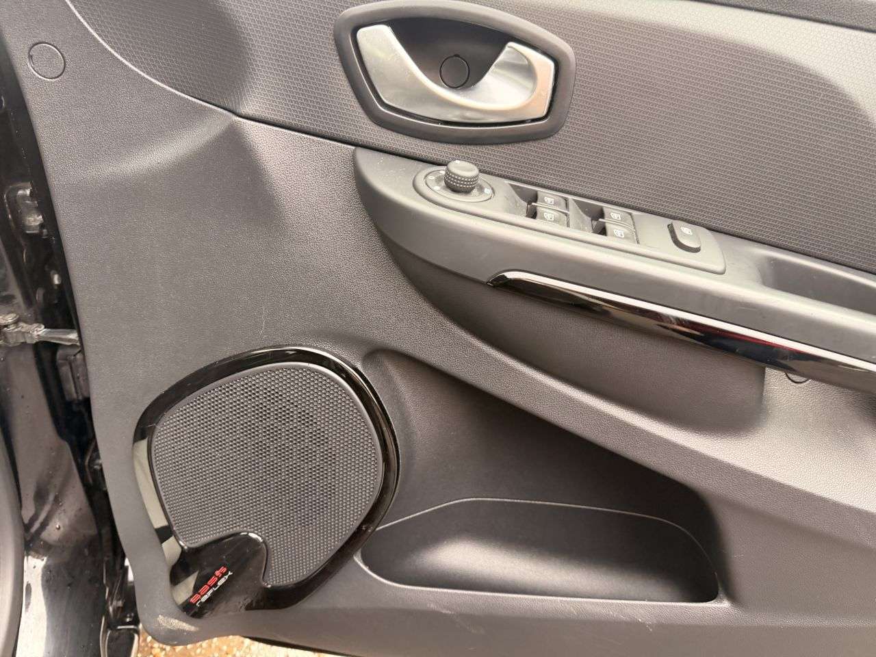 2016 RENAULT CLIO 2016 RENAULT CLIO