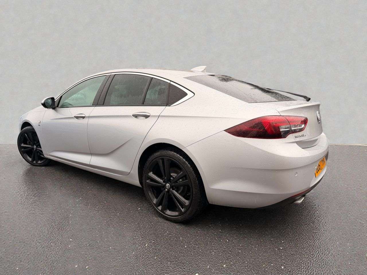 A 2017 VAUXHALL INSIGNIA 2.0 Turbo D BlueInjection Elite Nav Grand Sport 5dr Diesel Automatic Euro 6 A 2017 VAUXHALL INSIGNIA 2.0 Turbo D BlueInjection Elite Nav Grand Sport 5dr Diesel Automatic Euro 6