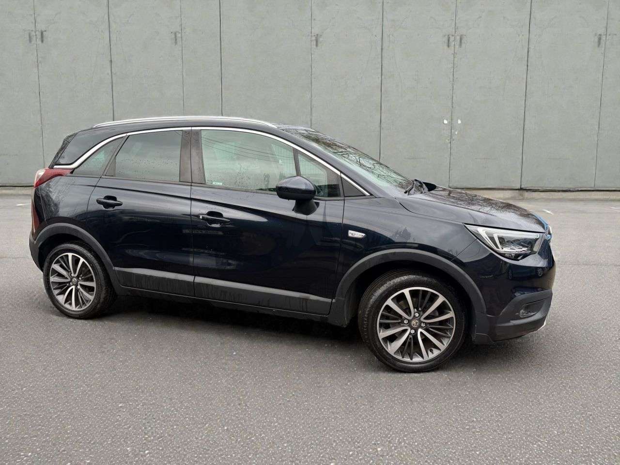A 2018 VAUXHALL CROSSLAND X 1.2 Turbo GPF Ultimate SUV 5dr Petrol Manual Euro 6 (s/s) (130 ps) *** ONLY A 2018 VAUXHALL CROSSLAND X 1.2 Turbo GPF Ultimate SUV 5dr Petrol Manual Euro 6 (s/s) (130 ps) *** ONLY