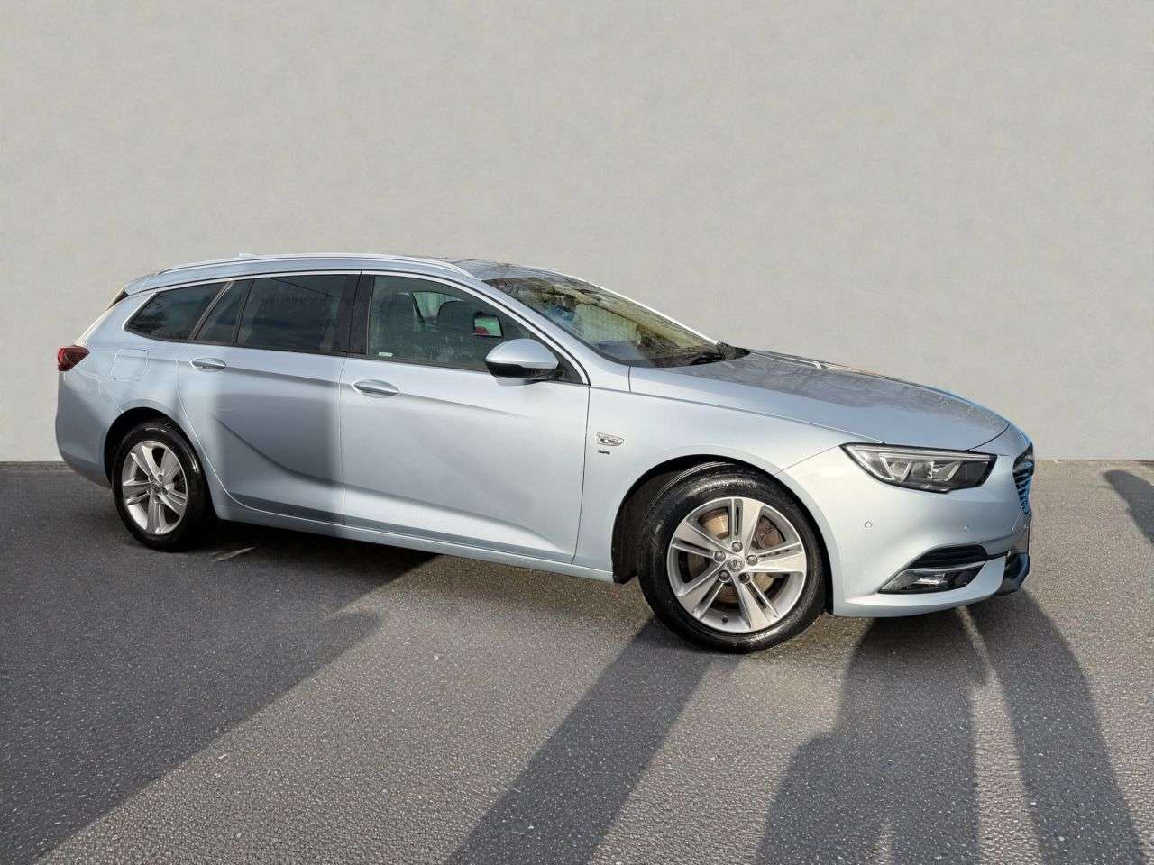 A 2018 VAUXHALL INSIGNIA 2.0 Turbo D BlueInjection SRi Nav Sports Tourer 5dr Diesel Manual Euro 6 (s A 2018 VAUXHALL INSIGNIA 2.0 Turbo D BlueInjection SRi Nav Sports Tourer 5dr Diesel Manual Euro 6 (s