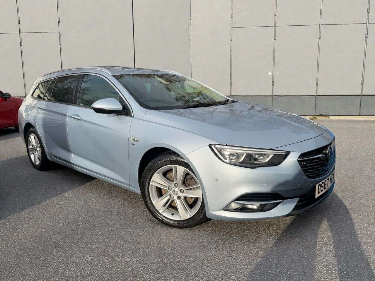 A 2018 VAUXHALL INSIGNIA 2.0 Turbo D BlueInjection SRi Nav Sports Tourer 5dr Diesel Manual Euro 6 (s A 2018 VAUXHALL INSIGNIA 2.0 Turbo D BlueInjection SRi Nav Sports Tourer 5dr Diesel Manual Euro 6 (s