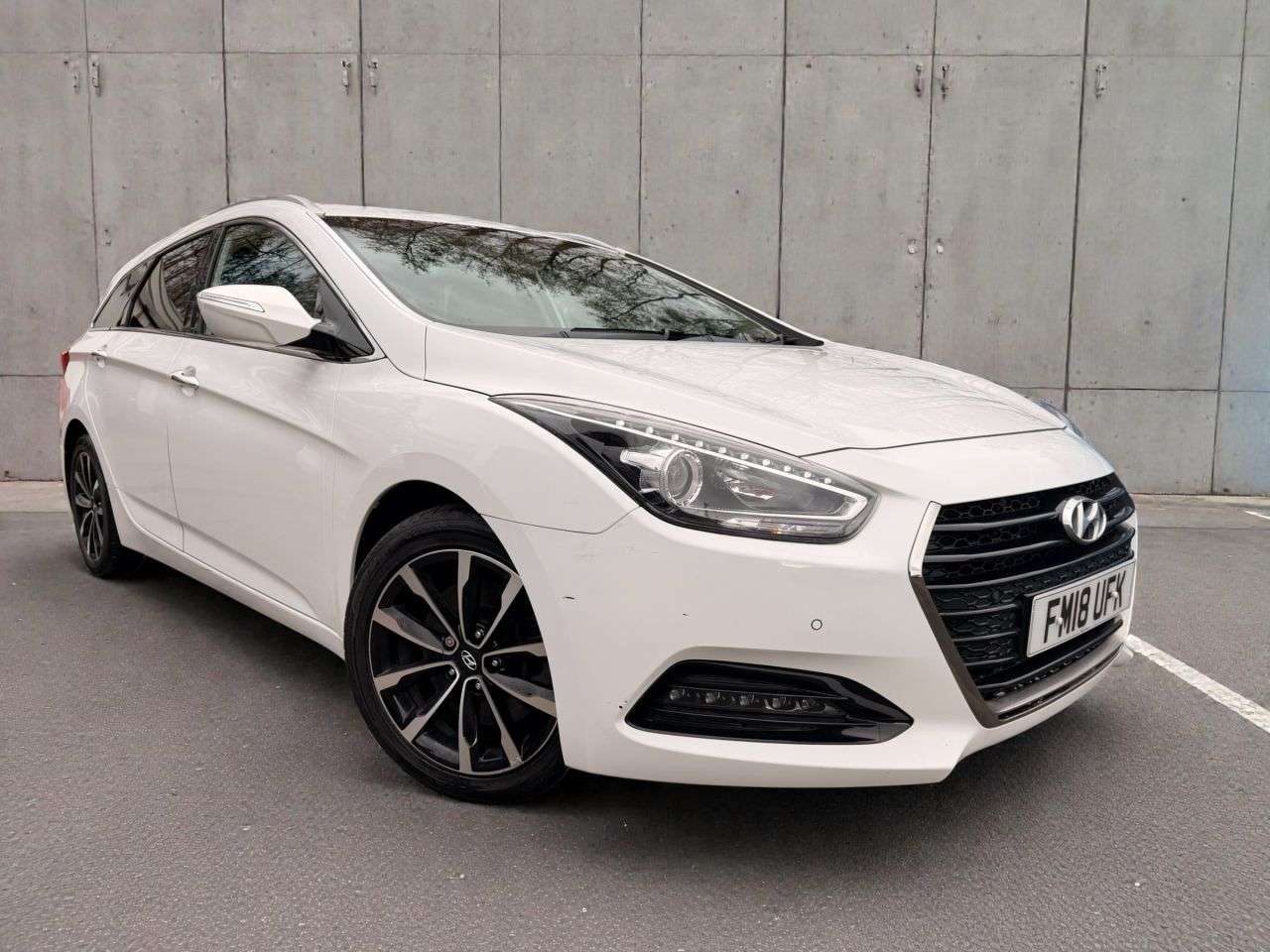 A 2018 HYUNDAI I40 1.7 CRDi Blue Drive SE Nav Business Tourer 5dr Diesel DCT Euro 6 (s/s) (141 A 2018 HYUNDAI I40 1.7 CRDi Blue Drive SE Nav Business Tourer 5dr Diesel DCT Euro 6 (s/s) (141