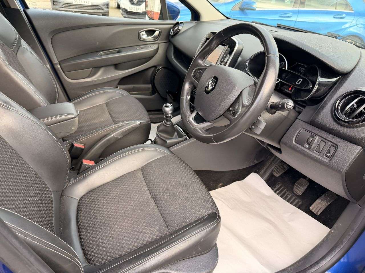 2016 RENAULT CLIO 2016 RENAULT CLIO