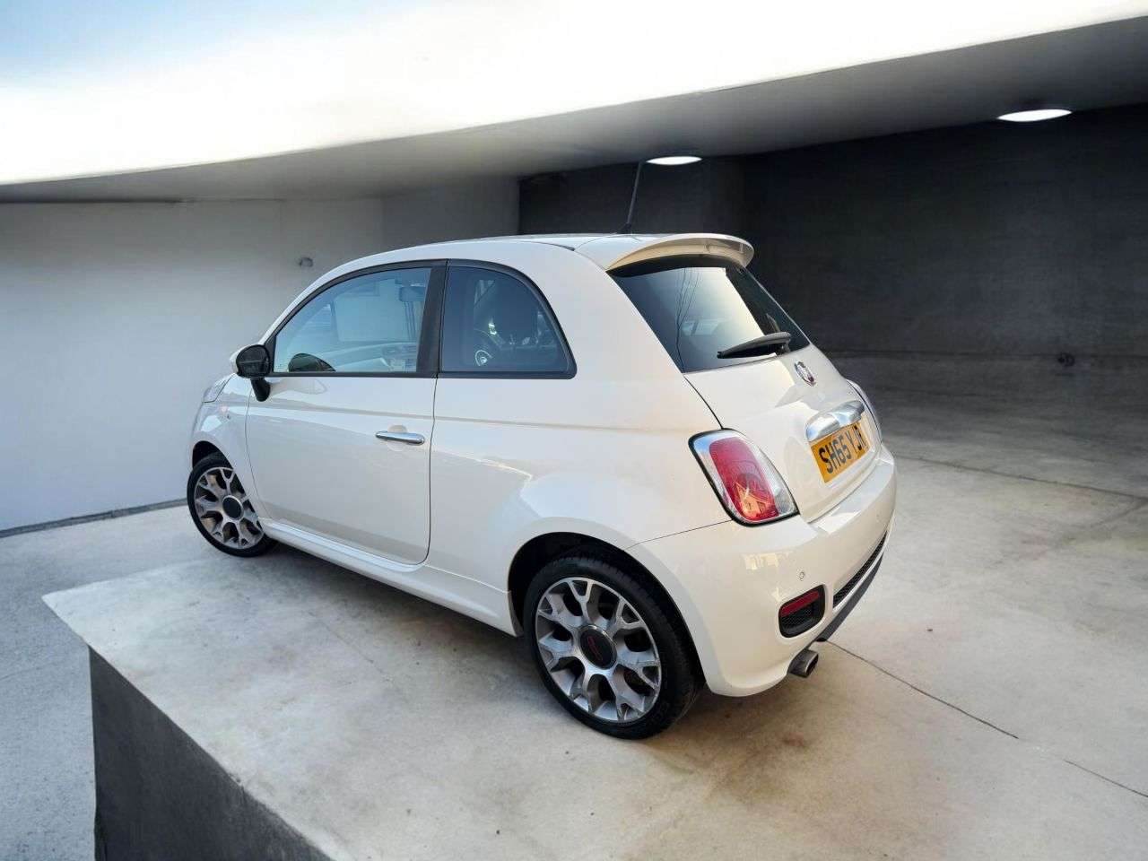 A 2015 FIAT 500 1.2 S Hatchback 3dr Petrol Manual Euro 6 (s/s) (69 bhp) A 2015 FIAT 500 1.2 S Hatchback 3dr Petrol Manual Euro 6 (s/s) (69 bhp)