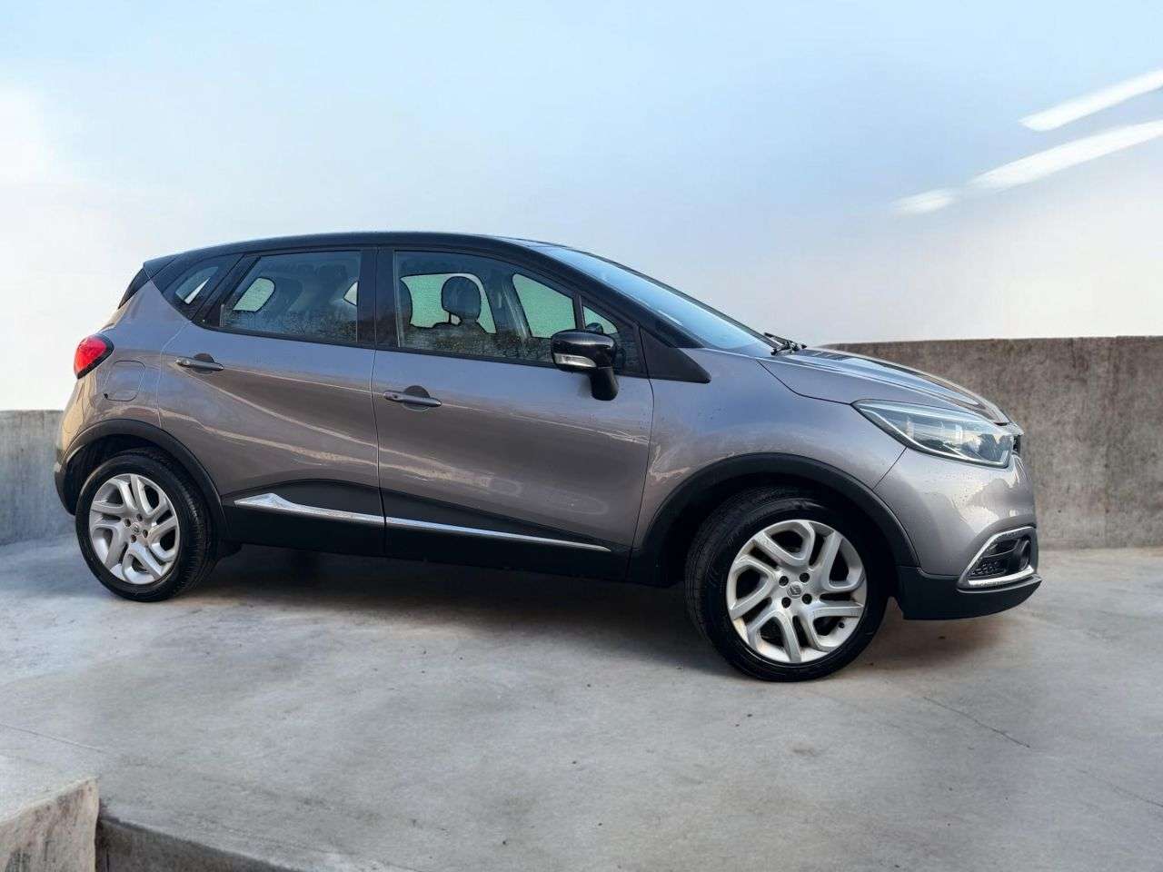 A 2015 RENAULT CAPTUR 0.9 TCe ENERGY Dynamique MediaNav SUV 5dr Petrol Manual Euro 5 (s/s) (90 ps A 2015 RENAULT CAPTUR 0.9 TCe ENERGY Dynamique MediaNav SUV 5dr Petrol Manual Euro 5 (s/s) (90 ps