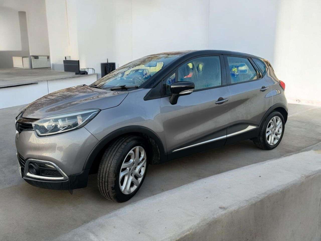 A 2015 RENAULT CAPTUR 0.9 TCe ENERGY Dynamique MediaNav SUV 5dr Petrol Manual Euro 5 (s/s) (90 ps A 2015 RENAULT CAPTUR 0.9 TCe ENERGY Dynamique MediaNav SUV 5dr Petrol Manual Euro 5 (s/s) (90 ps