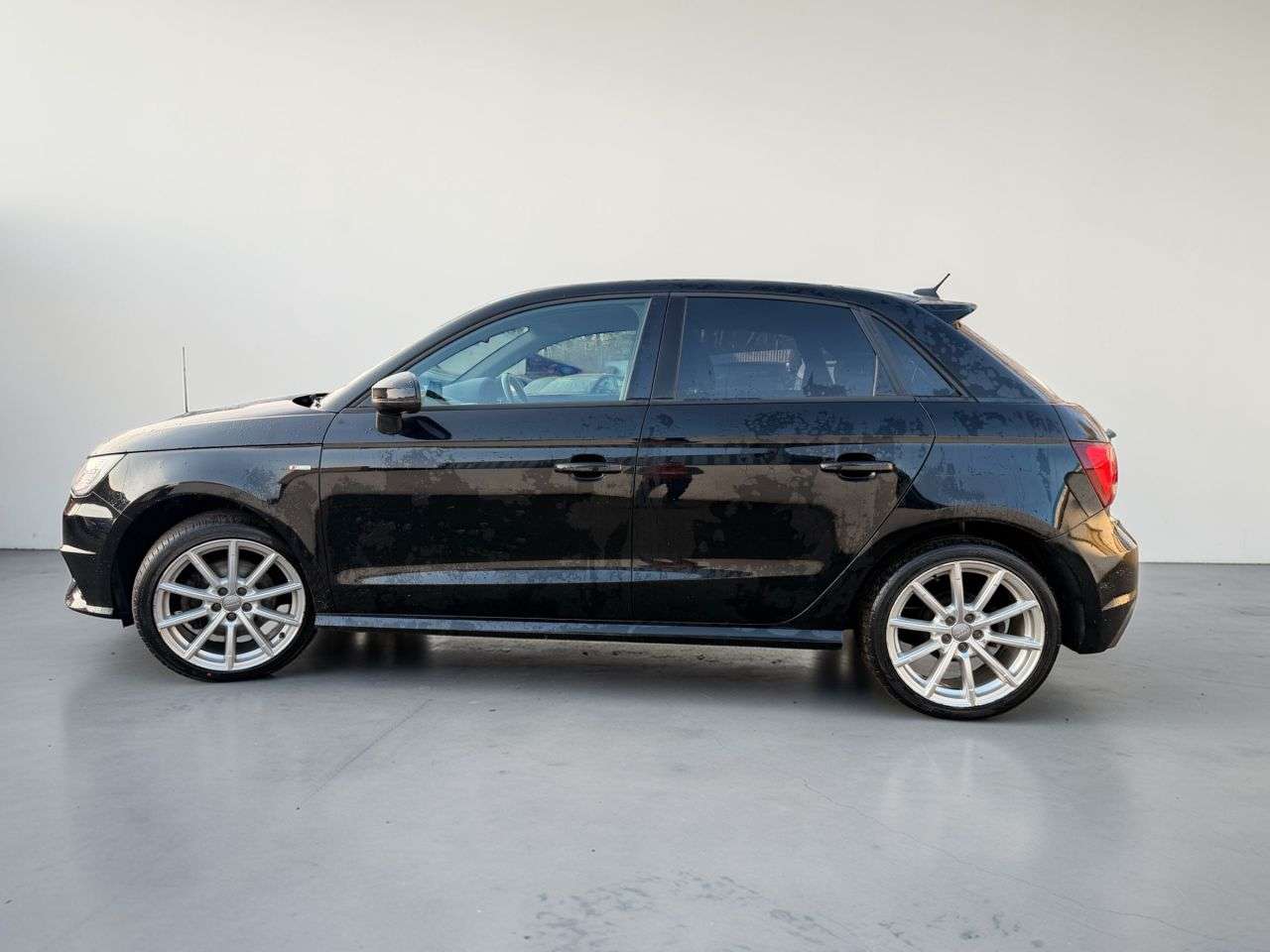 A 2015 AUDI A1 1.6 TDI S line Sportback 5dr Diesel Manual Euro 6 (s/s) (116 ps) *** £20 PE A 2015 AUDI A1 1.6 TDI S line Sportback 5dr Diesel Manual Euro 6 (s/s) (116 ps) *** £20 PE