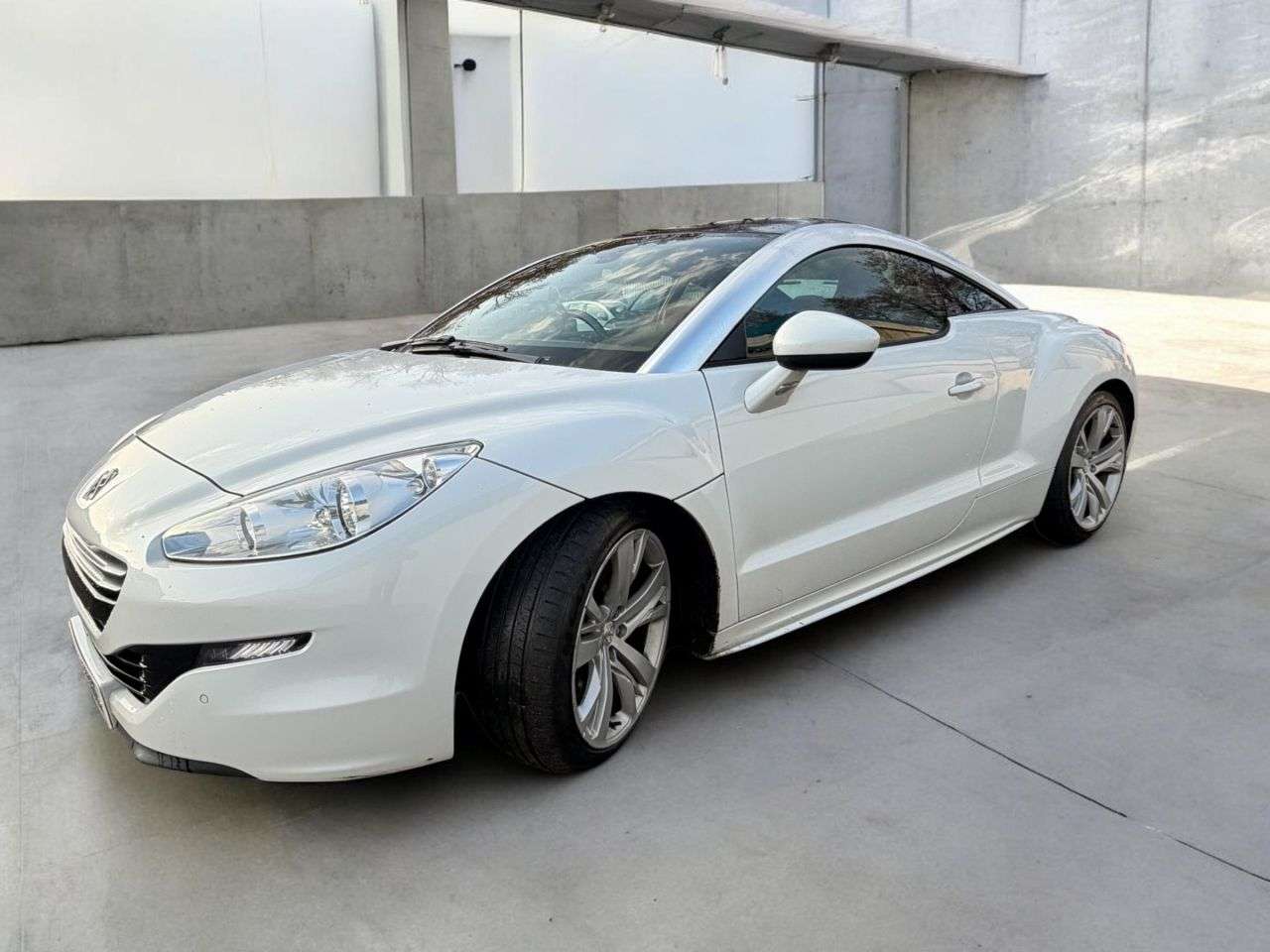 A 2014 PEUGEOT RCZ 2.0 HDi GT Coupe 2dr Diesel Manual Euro 5 (163 ps) *** FULL BLACK LEATHER I A 2014 PEUGEOT RCZ 2.0 HDi GT Coupe 2dr Diesel Manual Euro 5 (163 ps) *** FULL BLACK LEATHER I