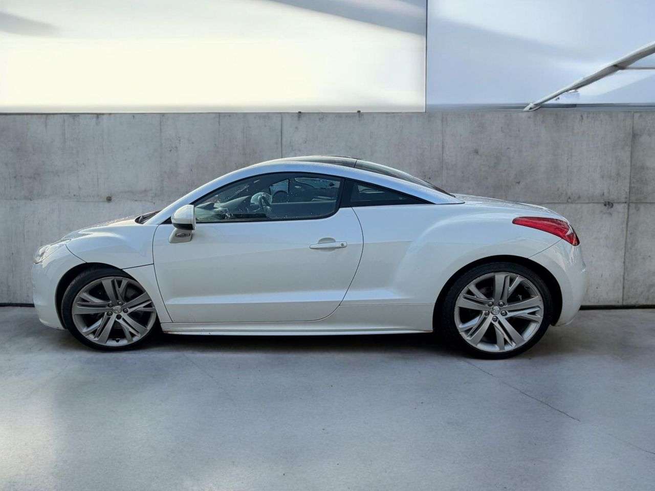 A 2014 PEUGEOT RCZ 2.0 HDi GT Coupe 2dr Diesel Manual Euro 5 (163 ps) *** FULL BLACK LEATHER I A 2014 PEUGEOT RCZ 2.0 HDi GT Coupe 2dr Diesel Manual Euro 5 (163 ps) *** FULL BLACK LEATHER I