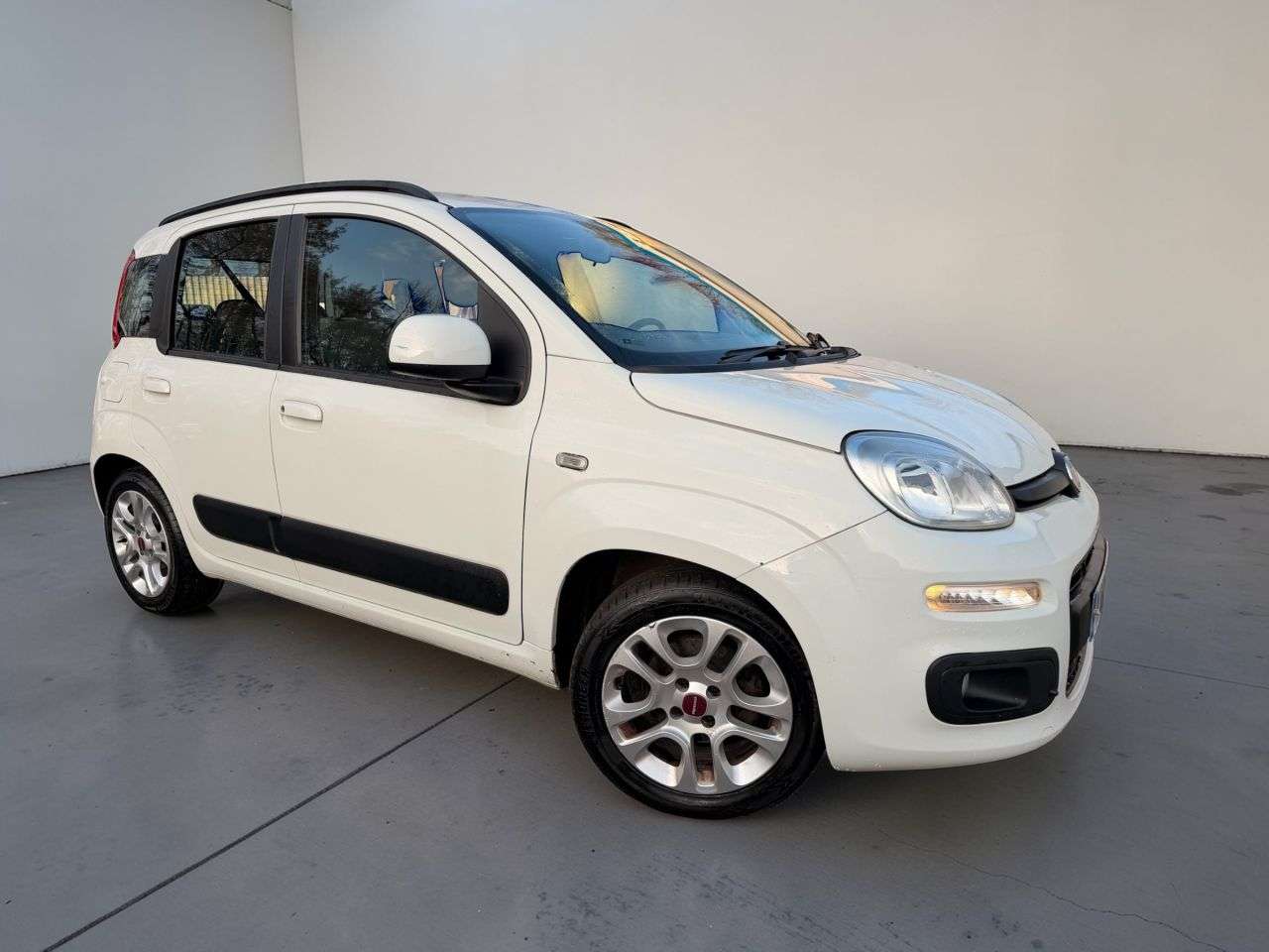 A 2015 FIAT PANDA 1.2 Lounge Hatchback 5dr Petrol Manual Euro 6 (69 bhp) A 2015 FIAT PANDA 1.2 Lounge Hatchback 5dr Petrol Manual Euro 6 (69 bhp)